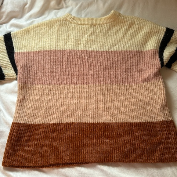 TRULY MADLY DEEPLY los angeles women’s size M sweater. never worn. - Picture 2 of 3